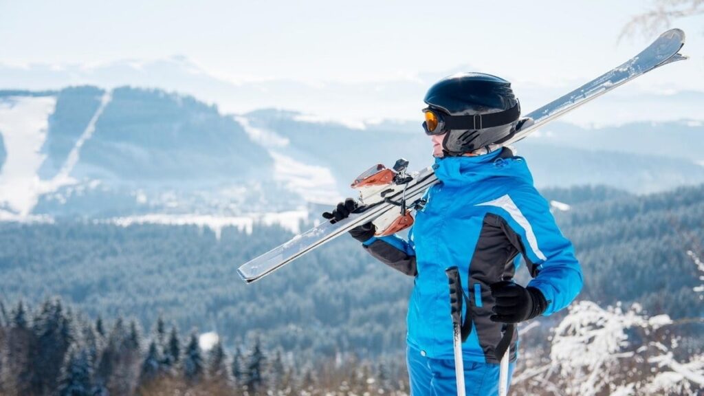 A Comprehensive Guide to Alpine Skiing Apparel